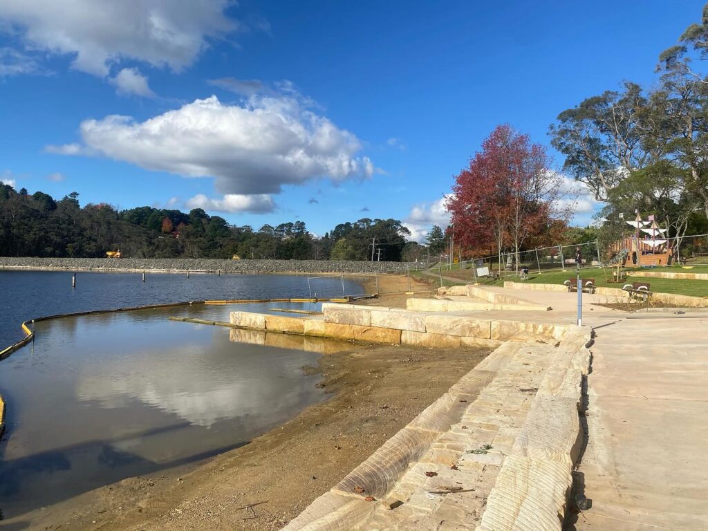 wentworth-falls-lake-concrete-footpath